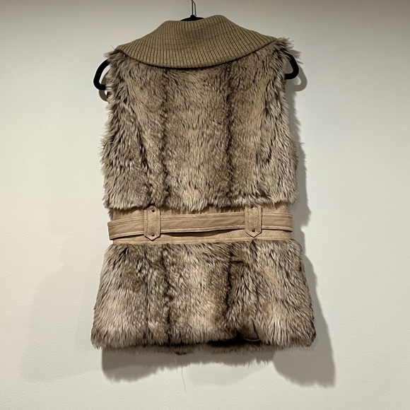 BKE Faux Fur Button-down Vest Size M - Picture 2 of 2